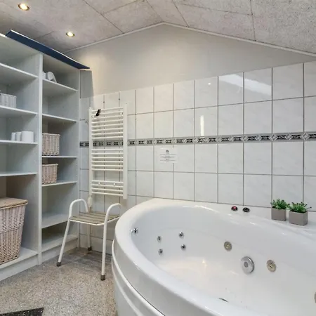 Ria - 250m From The Sea By Interhome